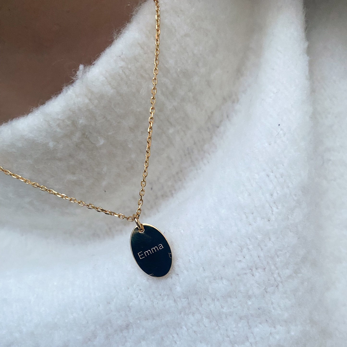Engraved Necklace Shine Oval