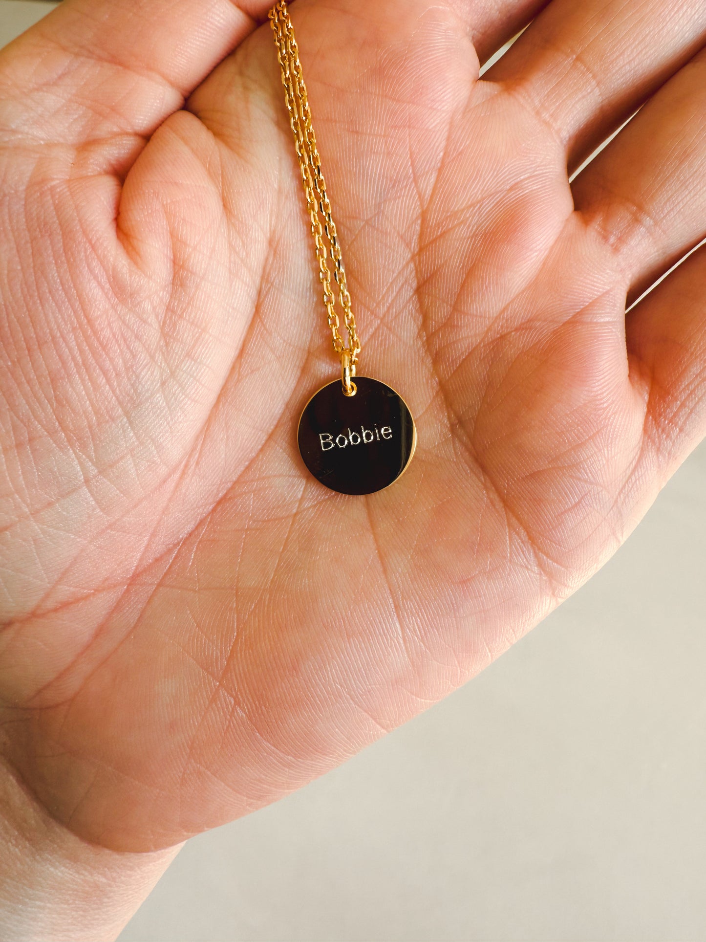 Engraved Necklace Shine Round