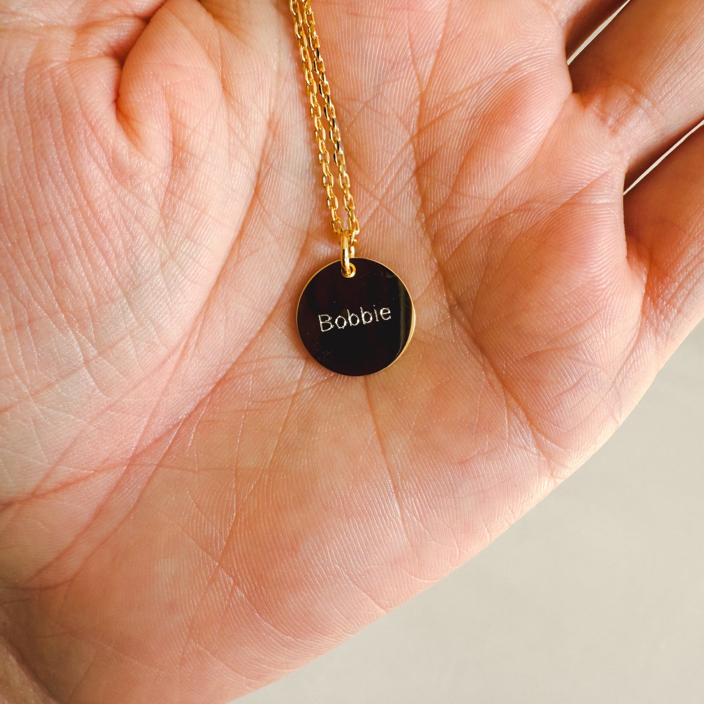 Engraved Necklace Shine Round