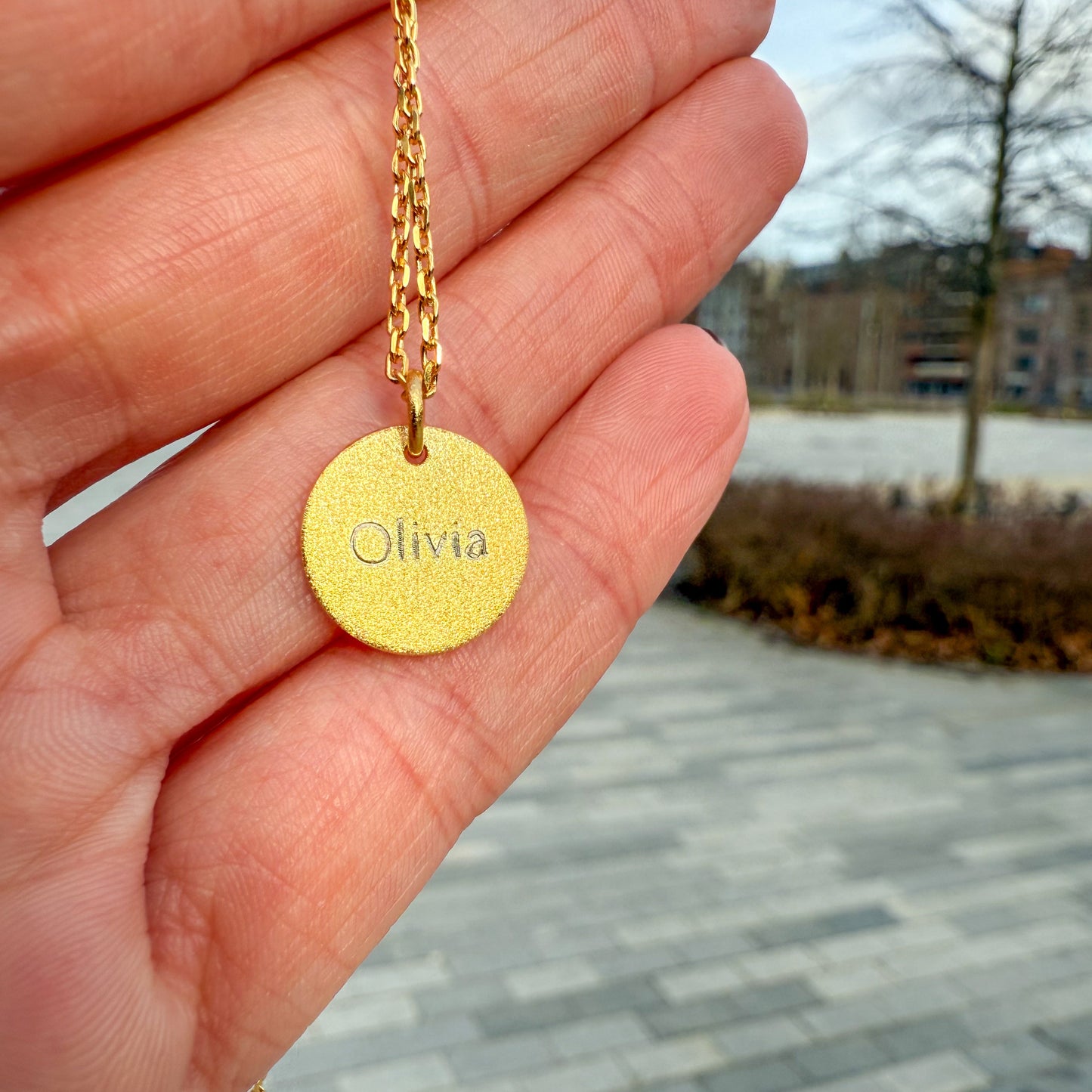 Engraved Necklace Sparkle Round
