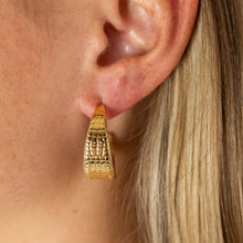 Load image into Gallery viewer, Earrings Snake Gold
